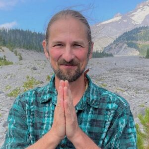 Randy Goetz, licensed psilocybin facilitator in Oregon, blending psilocybin Oregon insights with breathwork, meditation, reiki, and shamanic practices to support safe psilocybin treatment and personal transformation.