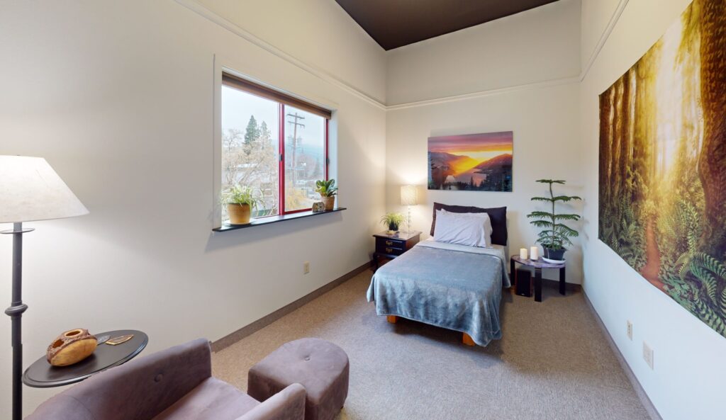 Psilocybin Oregon – Calm and private setting for legal psilocybin sessions at Vital Reset in Hood River, Oregon