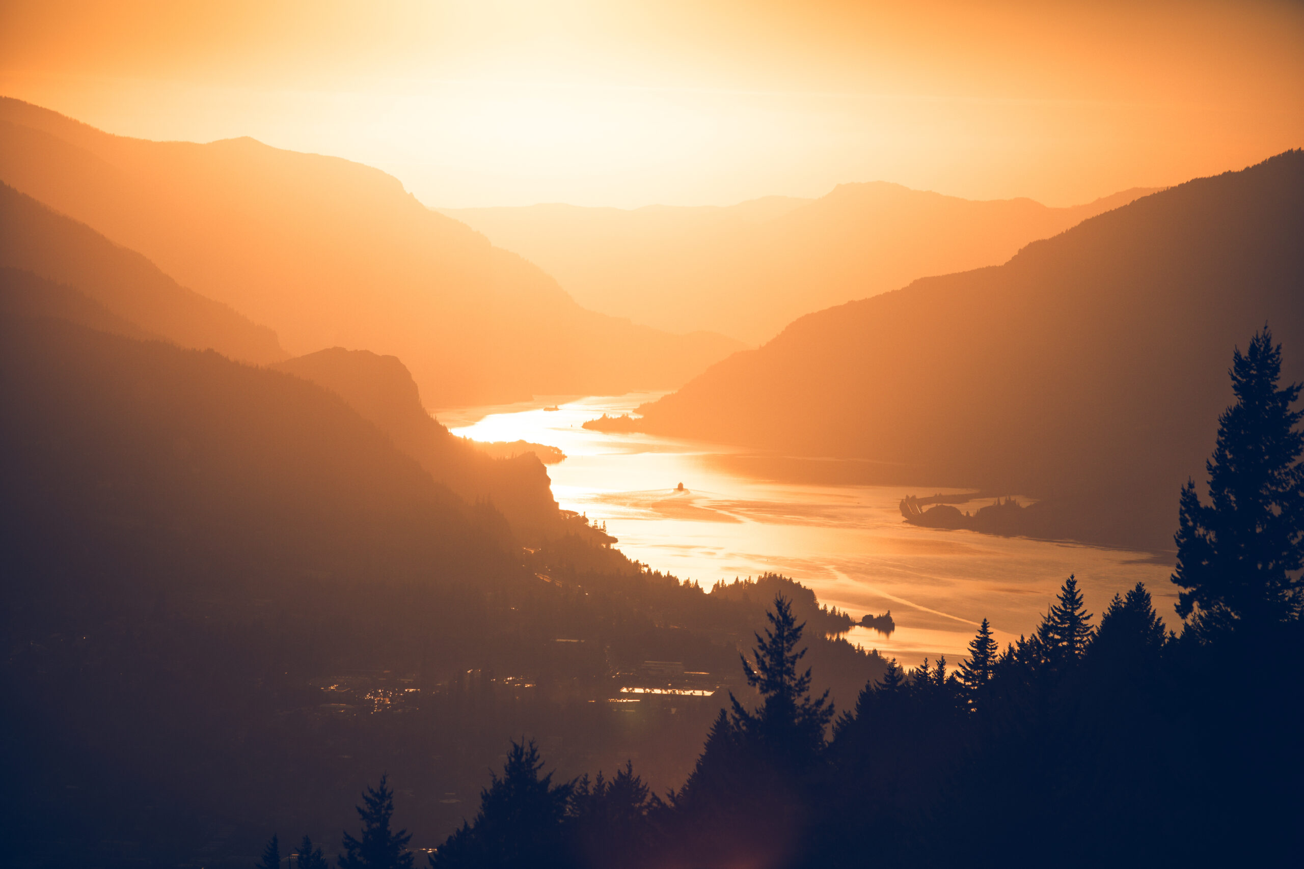 The Columbia River at sunset in the Columbia River Gorge near Hood River, Oregon